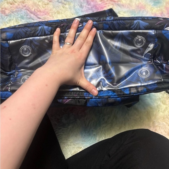 Lug New Sprout Large Travel Bag in Botanical Black - Picture 9 of 9